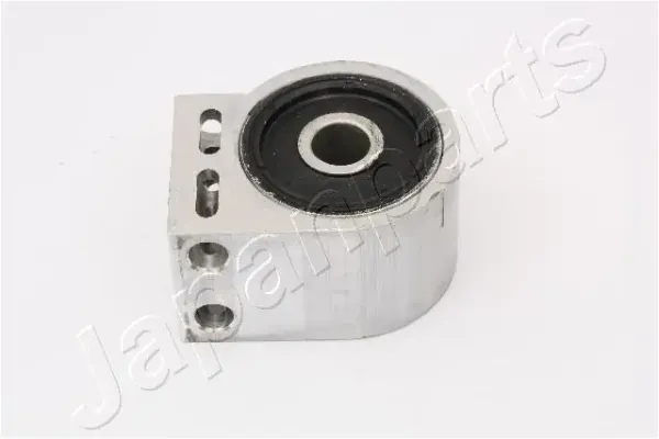 Silentblock przedniego wahacza dolnego RUC02 Japan Parts