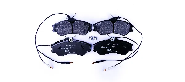 Klocki hamulcowe przednie tarczowe 8DB355018261 HELLA