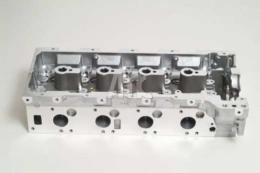 Głowica cylindrów 908572 AMC