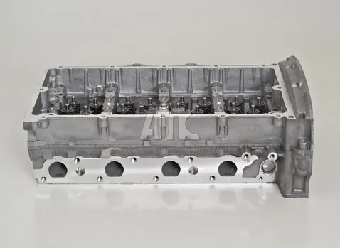 Głowica cylindrów 908867 AMC