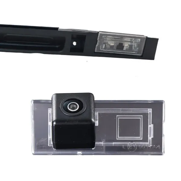 Lampa oświetlenia tylnej tablicy rejestracyjnej 51137062293 BMW