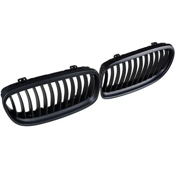 Atrapa chłodnicy prawa 51137201970 BMW