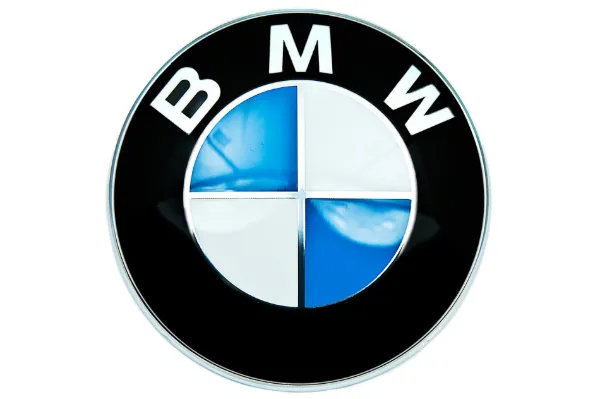 Emblemat na klapę bagaznika (znaczek firmowy) BMW 3 E46