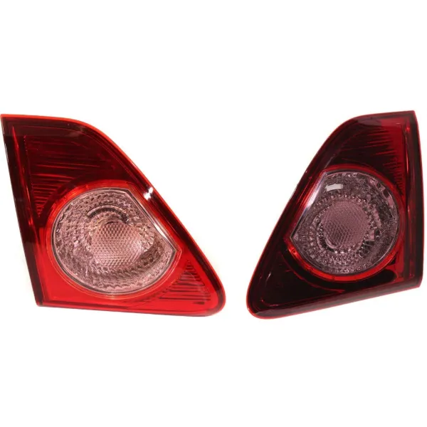 Lampa zespolona tylna prawa wewnętrzna 8158112110 Toyota