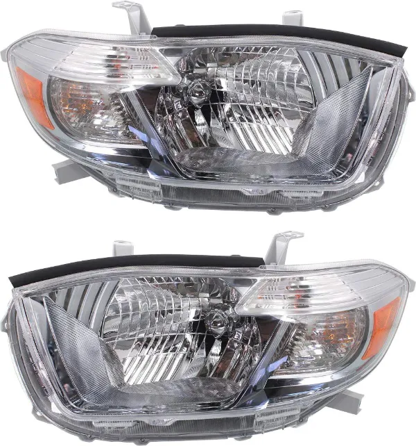 Reflektor lewy 811500E130 Toyota