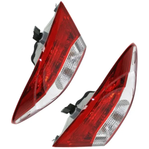Lampa zespolona tylna lewa zewnętrzna 8156006640 Toyota