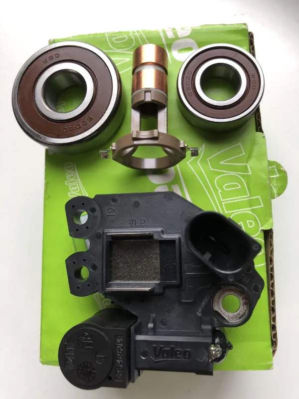 Regulator alternatora (przekaźnik ładowania) 593873 VALEO