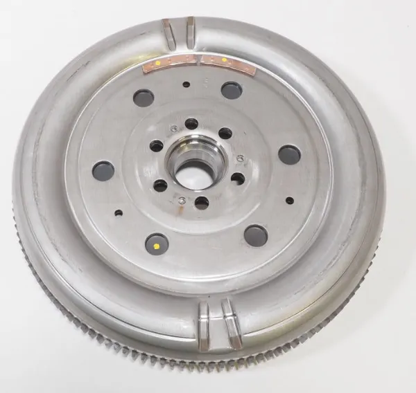 Koło zamachowe silnika 03C105266L VAG