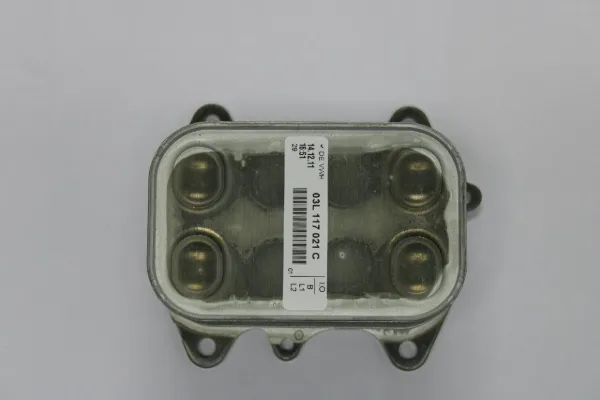 Chłodnica oleju, pod filtrem 03L117021C VAG