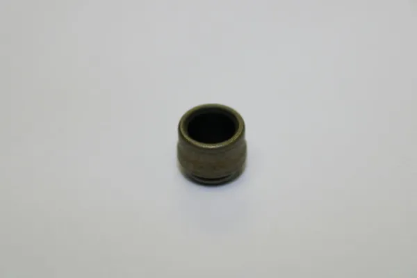 Uszczelniacz zaworu dolotowego 04E109675 VAG