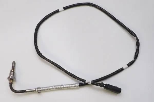Czujnik temperatury spalin, przed turbiną 04L906088DR VAG