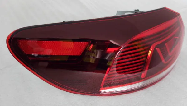 Lampa zespolona tylna lewa zewnętrzna 3C8945207AD VAG