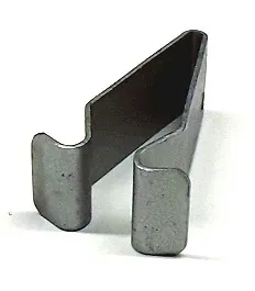 Spinka mocowania obicia klapy bagażnika 4A0867276 VAG