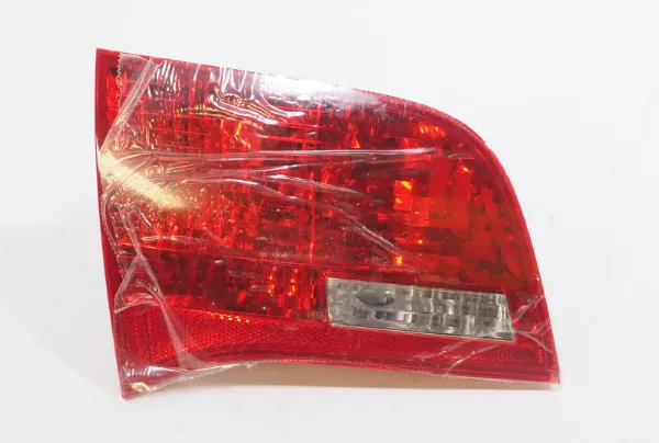 Lampa zespolona tylna lewa wewnętrzna 4F9945093B VAG
