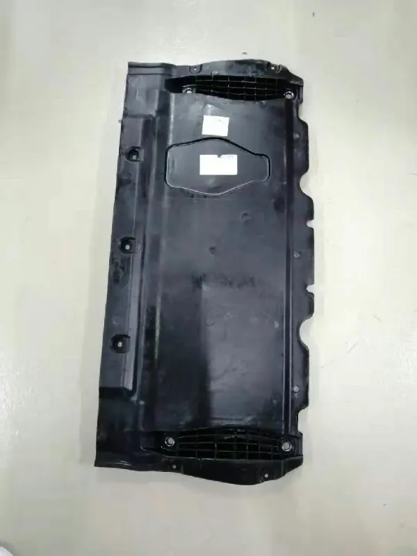 Osłona silnika przednia 4G0863821P VAG