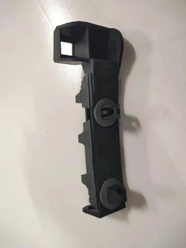 Wspornik zderzaka tylnego prawy 4G5807890 VAG