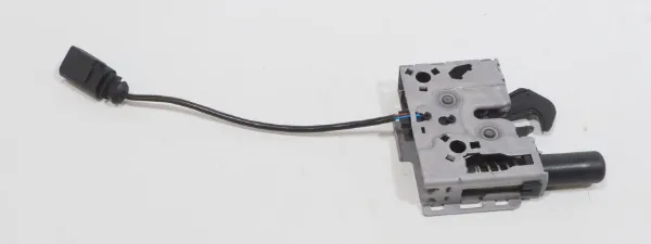 Zamek maski 4K0823509A VAG