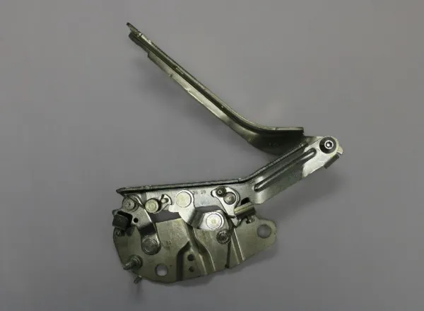 Zawias maski 5NA823302G VAG