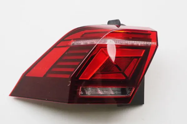 Lampa zespolona tylna lewa zewnętrzna 5NA945207G VAG