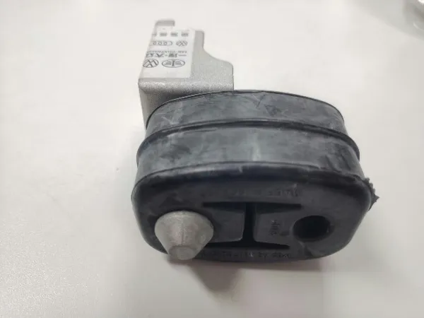 Wspornik tylnej poduszki tłumiącej 5Q0253144D VAG