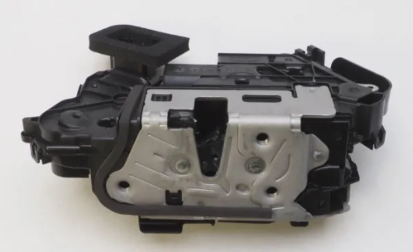 Zamek drzwi przednich lewych 5TB837015D VAG