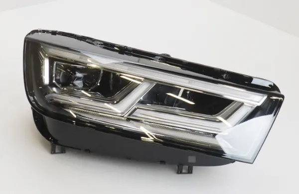 Reflektor prawy 80A941774J VAG
