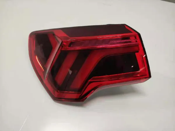 Lampa zespolona tylna lewa zewnętrzna 83A945091 VAG