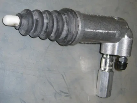 Cylinder roboczy sprzęgła 8D0721257 VAG