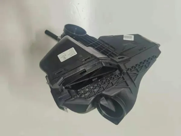 Obudowa filtra powietrza 8K0133837BJ VAG