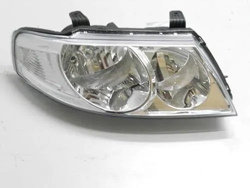 Reflektor prawy 20A957A56B TYC