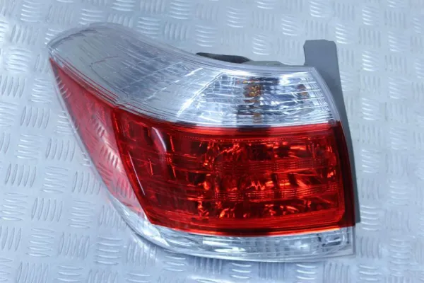 Lampa zespolona tylna lewa 8156148280 Toyota