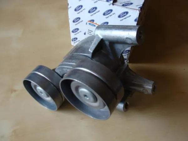 Napinacz paska napędowego 1766642 Ford