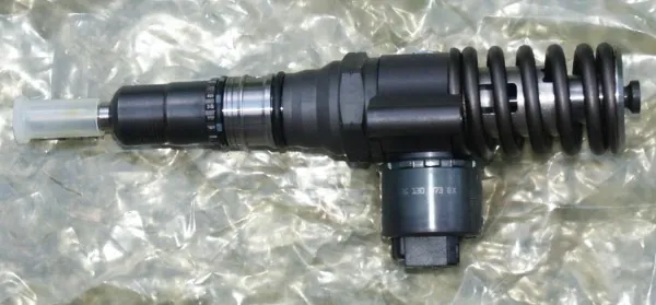 Wtryskiwacz paliwa 03G130073B VAG