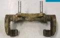 Jarzmo zacisku hamulcowego przedniego Volkswagen Touareg 7LA, 7L6, 7L7