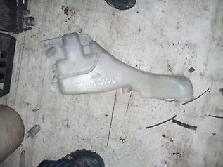 Zbiorniczek spryskiwacza szyb Nissan Tiida C11X