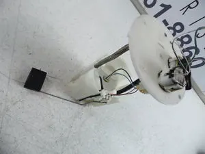 Moduł pompy paliwowej z czujnikiem poziomu paliwa Lexus RX 330/350