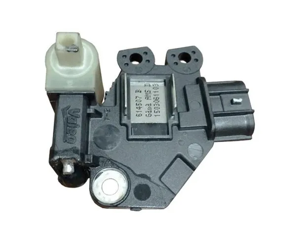 Regulator alternatora (przekaźnik ładowania) 373702A500 Hyundai/Kia