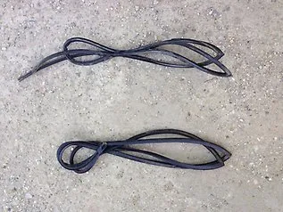 Listwa ochronna szyby przedniej 8461165J00 Suzuki