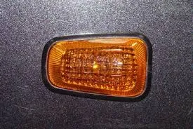 Powtarzacz kierunkowskazu na błotniku 96208831 General Motors
