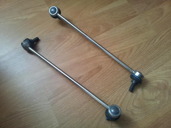 Łącznik stabilizatora przedniego 1K0498315 VAG