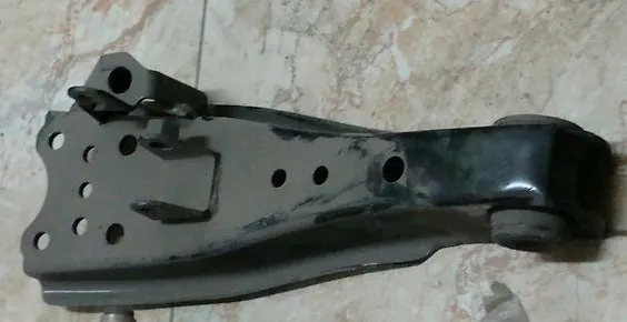 Wahacz zawieszenia przedniego dolny lewy 4806926150 Toyota