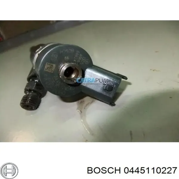 Wtryskiwacz paliwa 2367033040 Bosch