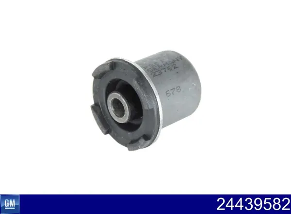 Silentblock przedniego wahacza dolnego 24439582 General Motors