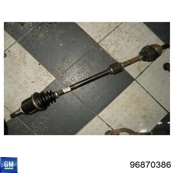 Półoś napędowa przednia prawa 96870386 General Motors
