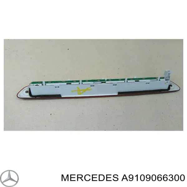 Lampa stop tylna dodatkowa A9109066300 Mercedes