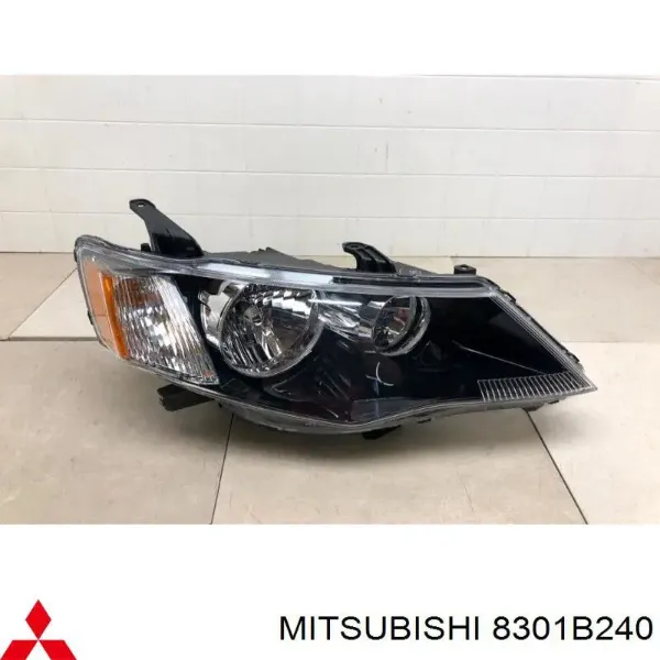 Reflektor prawy 8301B240 Mitsubishi