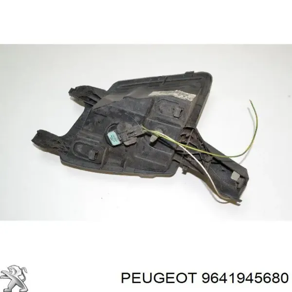 Lampa przeciwmgielna lewa Peugeot 407 SW 6E