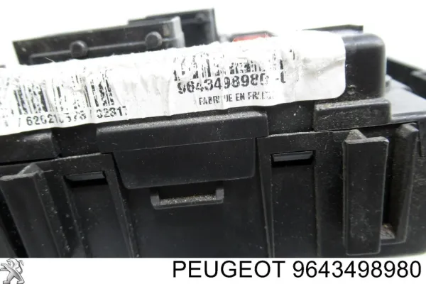  Skrzynka bezpieczników Citroen Berlingo autobus (MF) (1996 - 2008) 