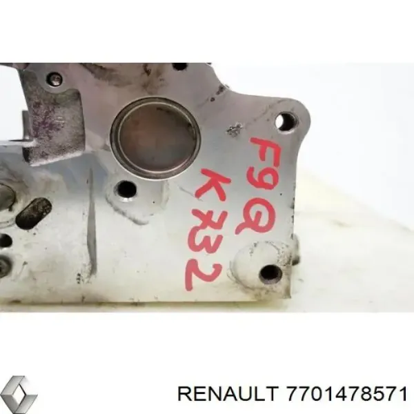 Głowica cylindrów Opel Vivaro A F7