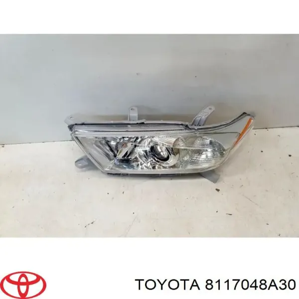 Reflektor lewy 8117048A30 Toyota